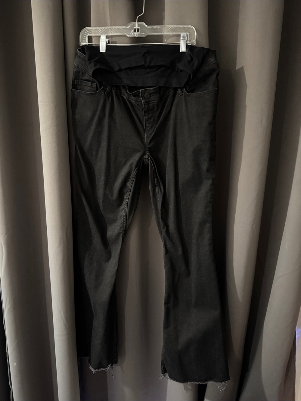 Old Navy Black Women’s Maternity Flate Jeans - Stretch Waistband